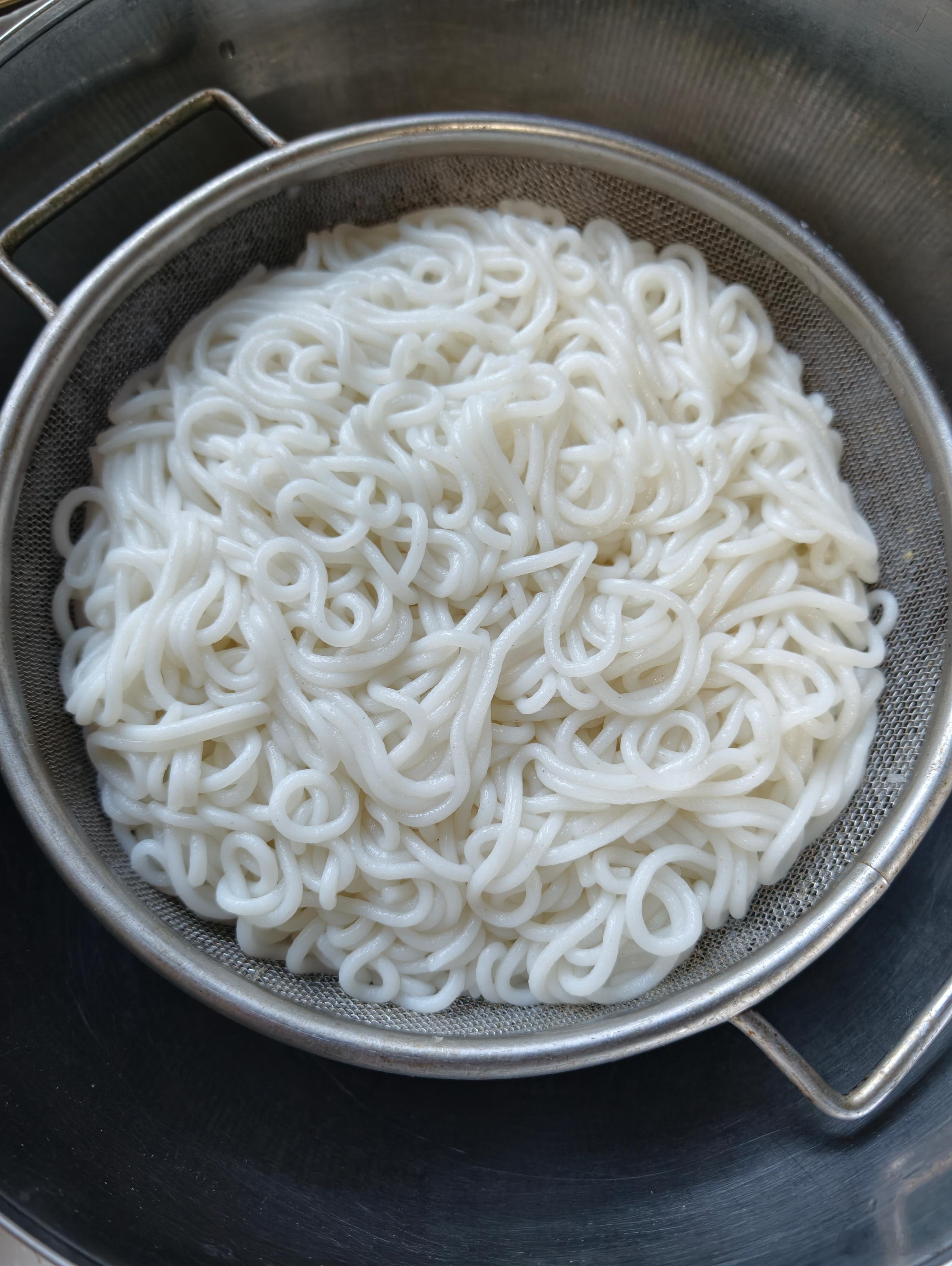 回北京做的第一顿，江西炒粉。生活碎片宅中餐 北京