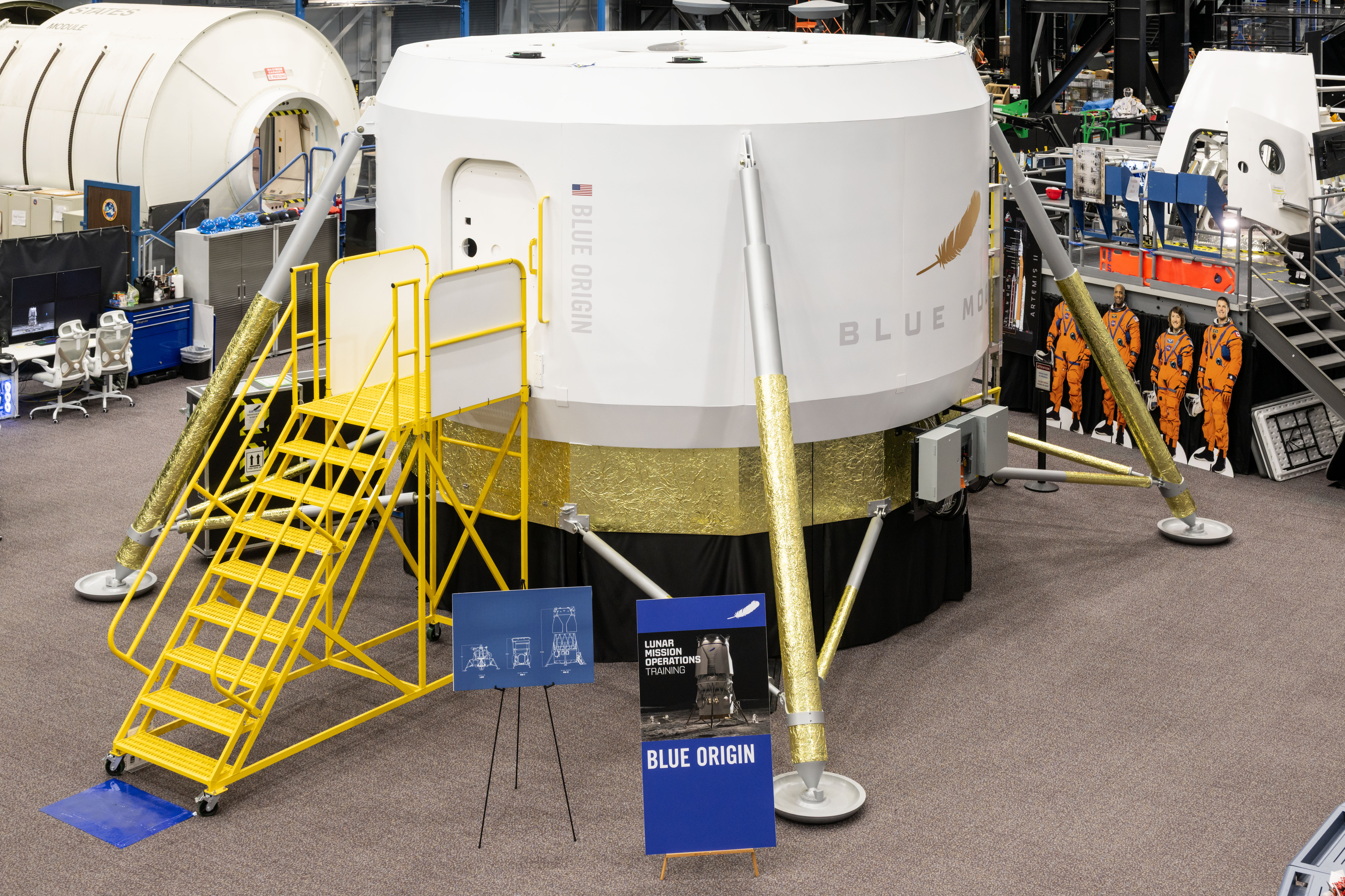 【Blue Origin Blue Moon Mark 2乘员舱训练原型机入驻N