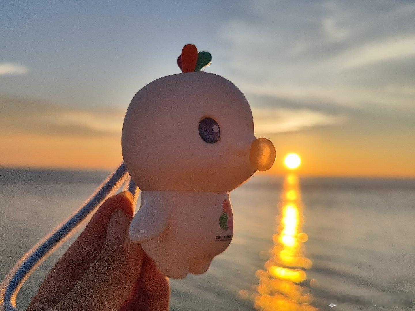 中国大陆南极村，徐闻夕阳，日落无边大海，金鱼摆尾似的晚霞，一切来的刚刚好！  ​