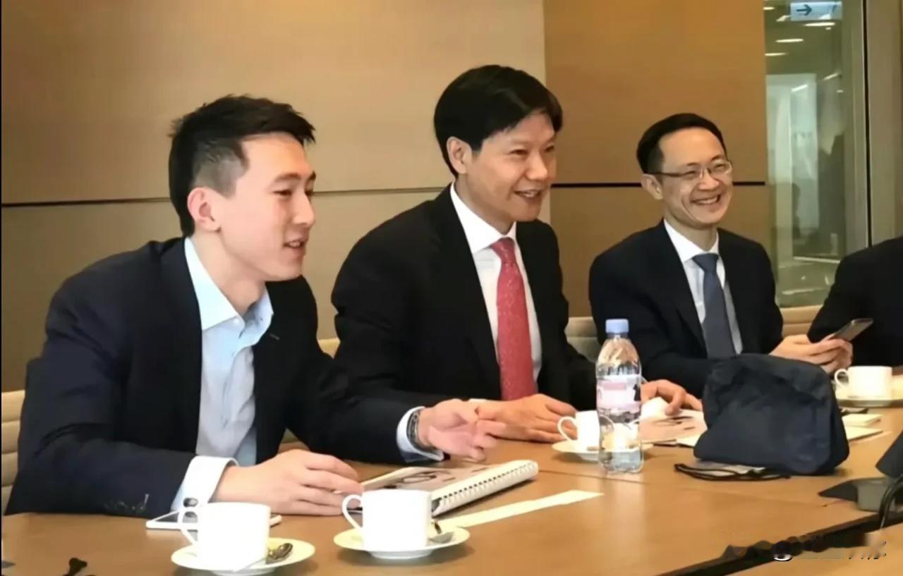 很多人说周受资是雷军的意难平，他不走将会是小米的太子，甚至是接班人。

别的不说