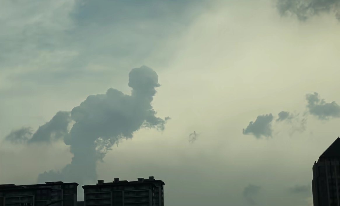 网友拍摄到的云和网友找到的图。 ​​​