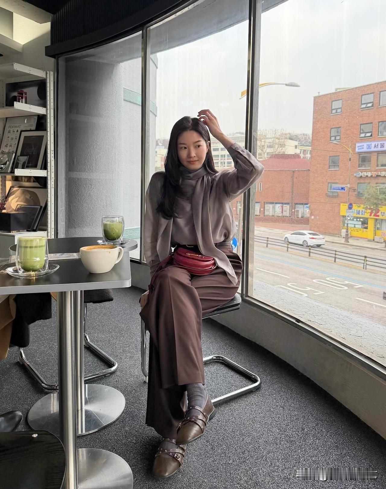 10日，Junjin的妻子刘亦书在自己的Instagram上写道“祝大家周末愉快