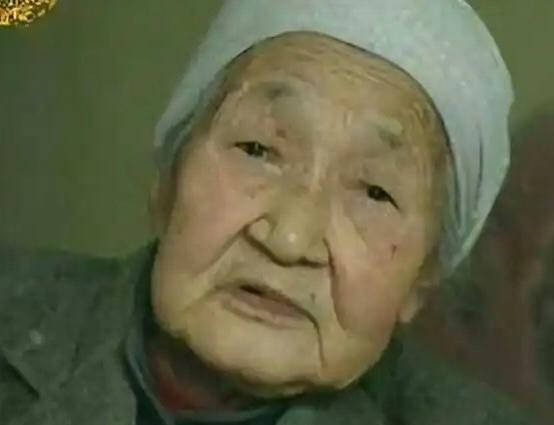 1937年5月，红九军军长孙玉清被杀害在西宁，遗孀陈淑娥为保住遗腹子，被迫嫁给杀