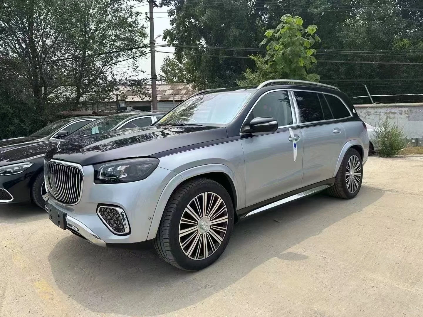 迈巴赫GLS600双拼色 —— 稀缺现车🉑售全国