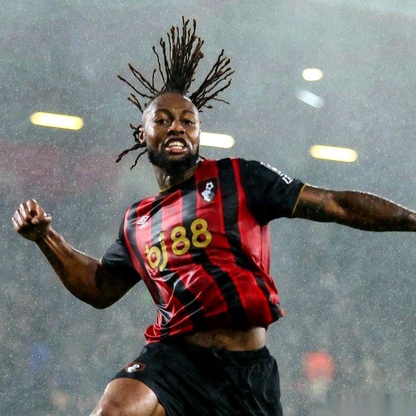 我跟你讲，这事儿绝了。
一个球员，6500万英镑的解约金，眼看1月10号就要到期