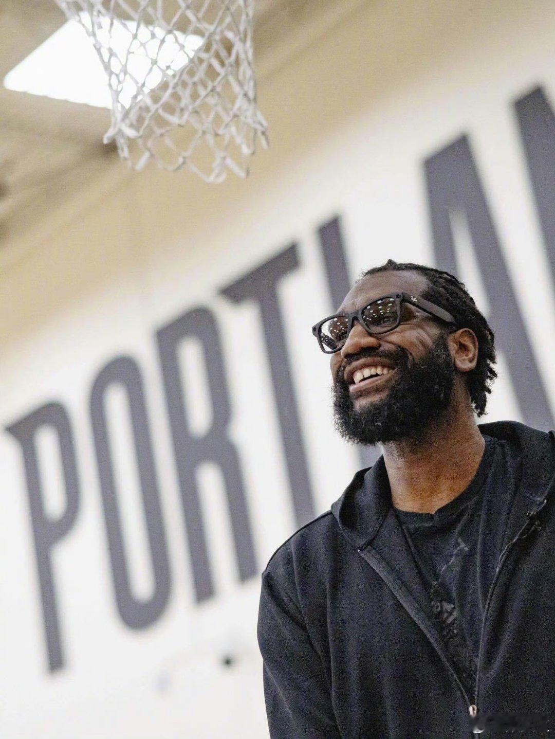 奥登退役10年了，才38岁。 