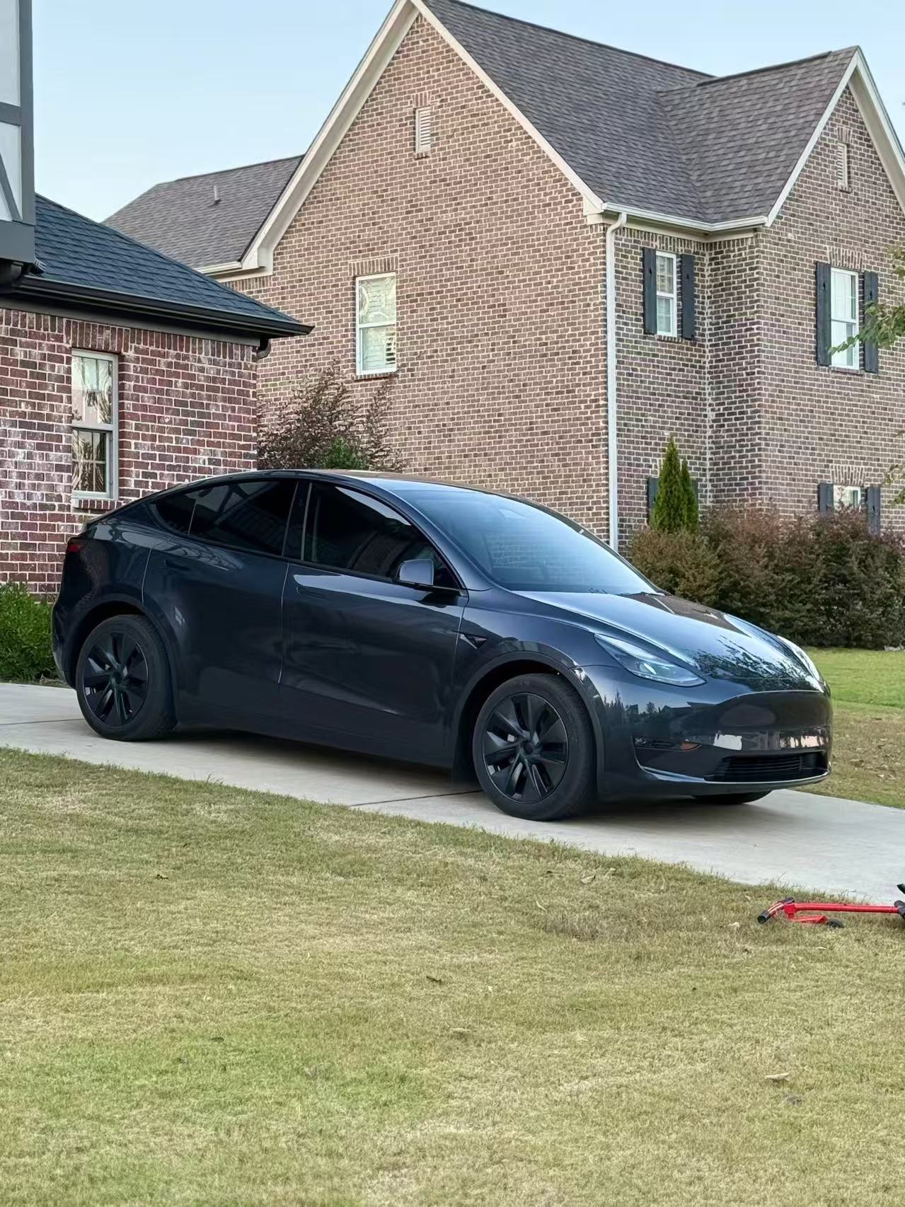 3月份，特斯拉Model Y以交付4540辆的成绩，成为台湾市场销冠车型～ 