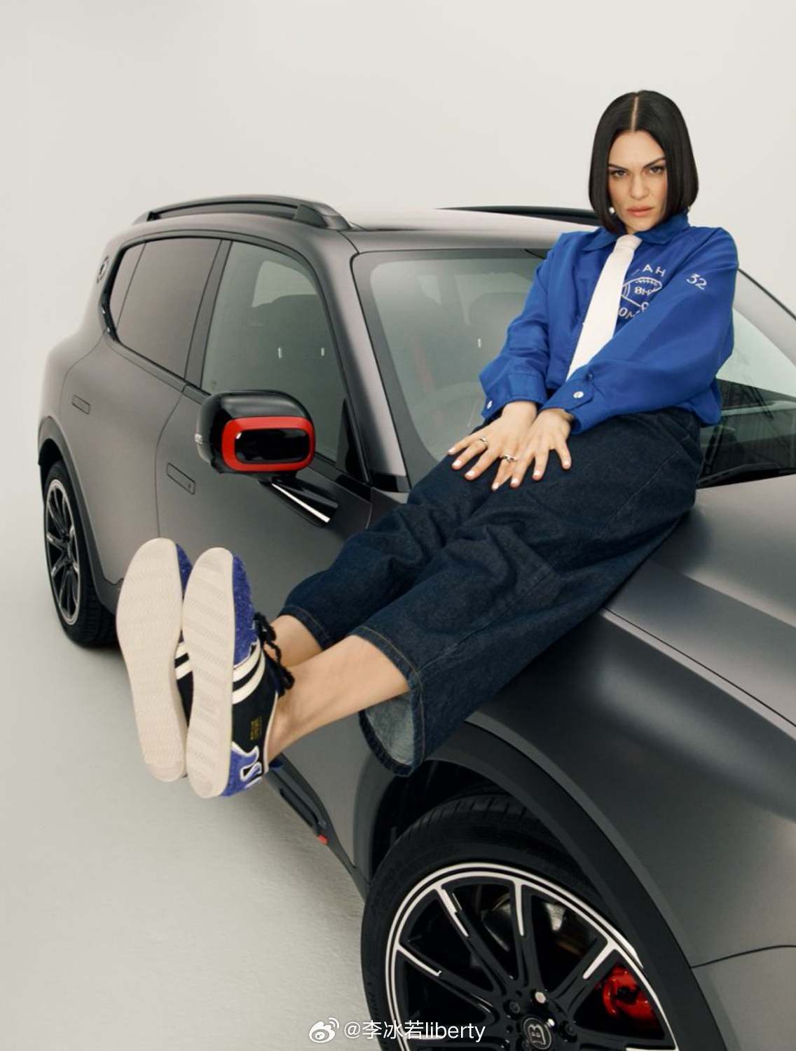 跨界还是得看smart开年又来了虽然不是上次艺术车但这个更重磅直接跟Jessie