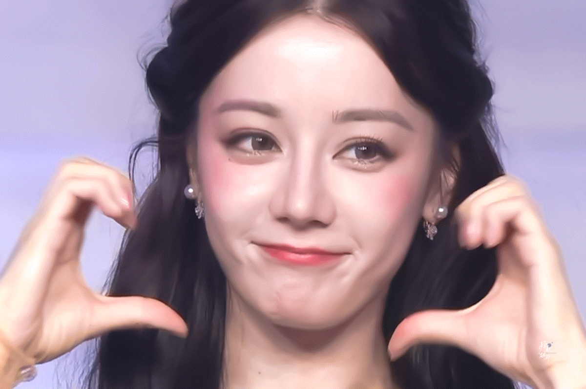 #迪丽热巴[超话]#迪丽热巴真的美疯了，这就是公主吧 ​​​