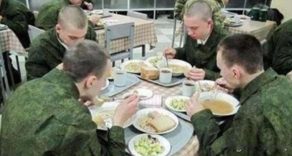 1994年，俄罗斯军方大手一挥，从中国订购了5000箱泡面当军粮，谁知，货刚到没