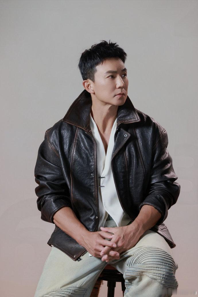 刘畊宏唱跳男团体验之行 刘畊宏：唱跳男团体验？不，是现场跳操教学正式启动！哥哥们