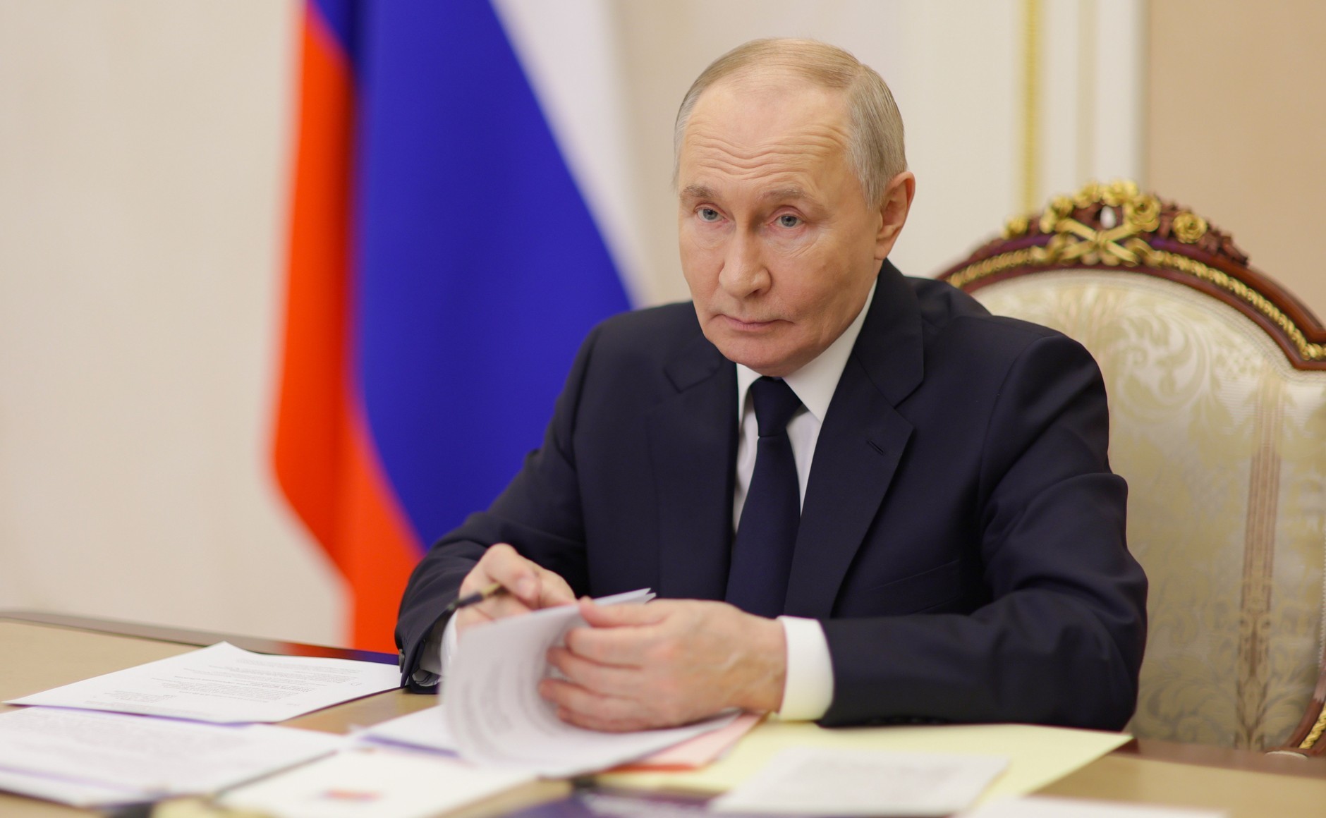 瓦洛佳小朋友  与政府成员召开会议弗拉基米尔·普京以视频连线方式与政府成员召开会