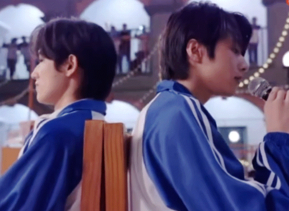 文轩 🐺文轩 爱永不落幕 🐟文轩 一起长大的约定 “那天我穿着一件很帅的衣服