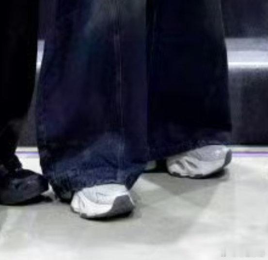 奶龙这鞋还能要点敛不直接踩高跷算了