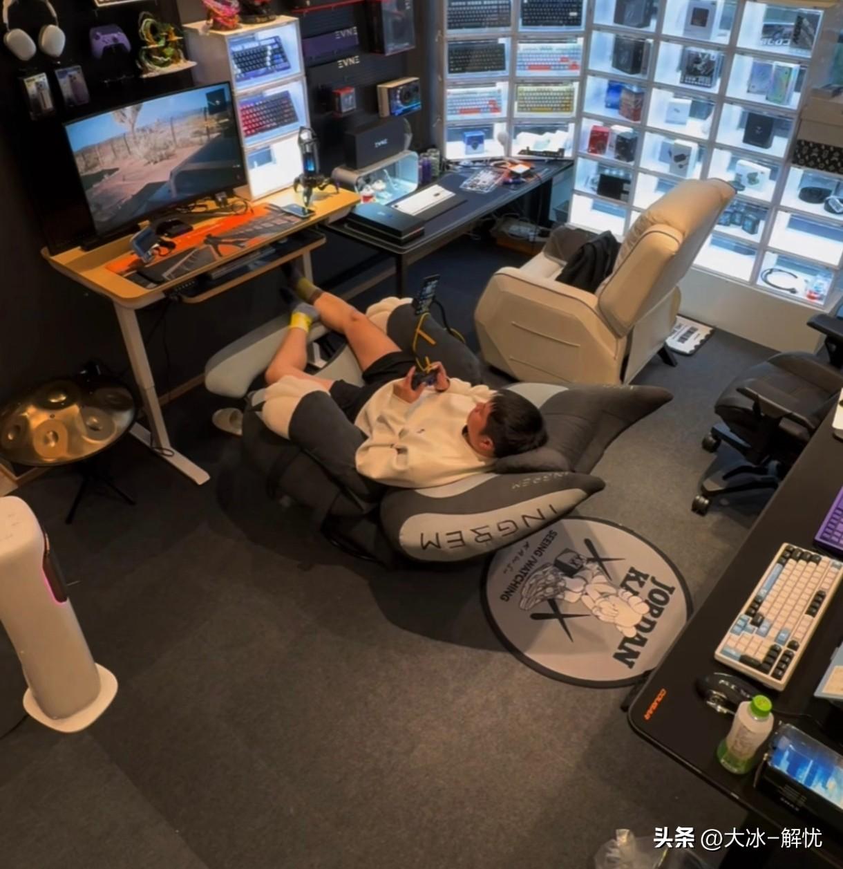 千万不要脑子一热就同居，这是我闺蜜的亲身经历。

我闺蜜单身多年，30岁，自己做