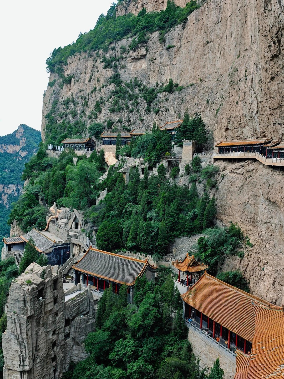 绵山--天桥｜大罗殿｜龙头寺绵山大罗宫坐落于山西晋中市介休市绵山狮子山悬崖绝壁之