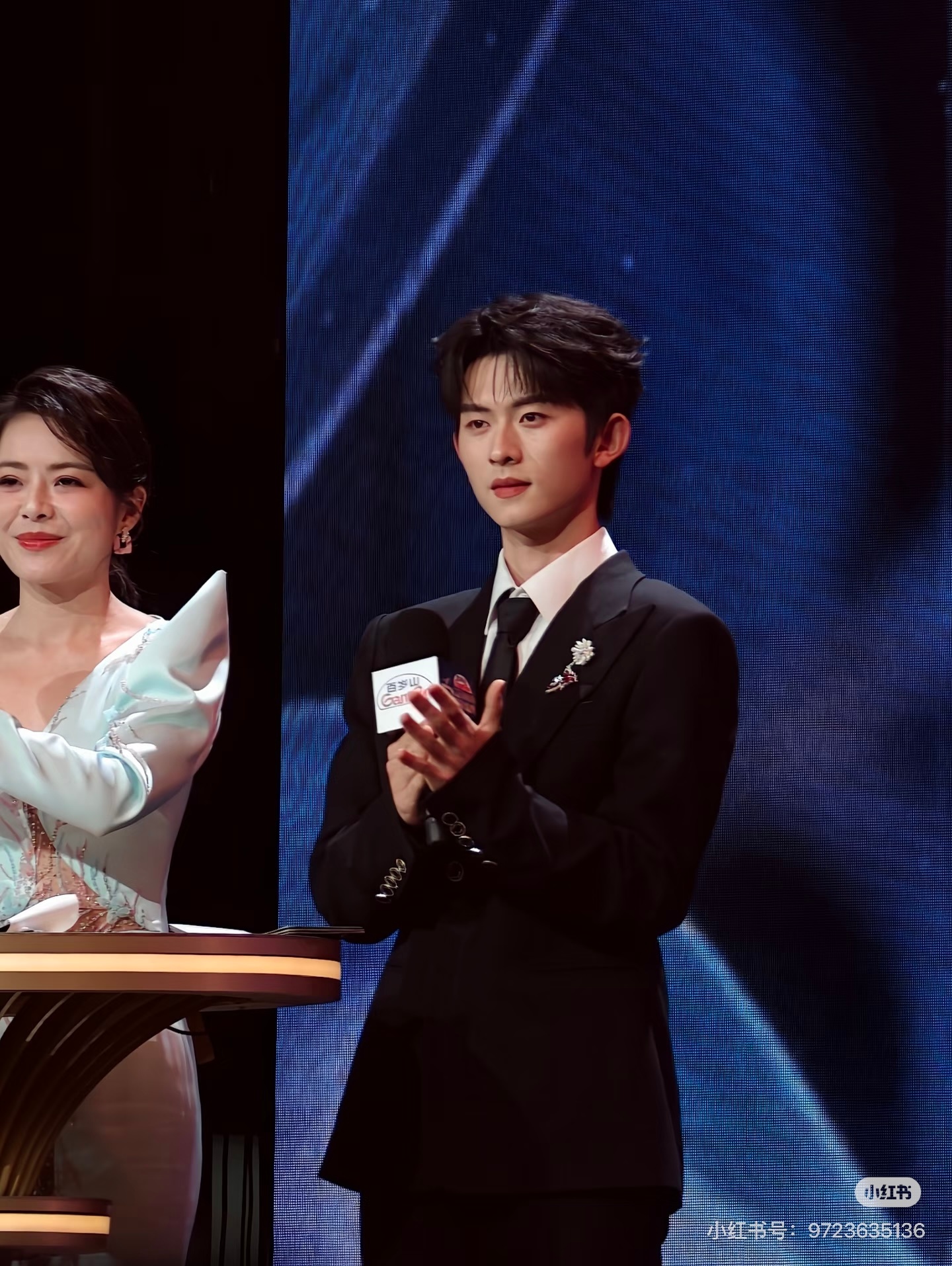 居然没有直播看不到板正的主持添这妥妥的青春大学生主持啊陈添祥