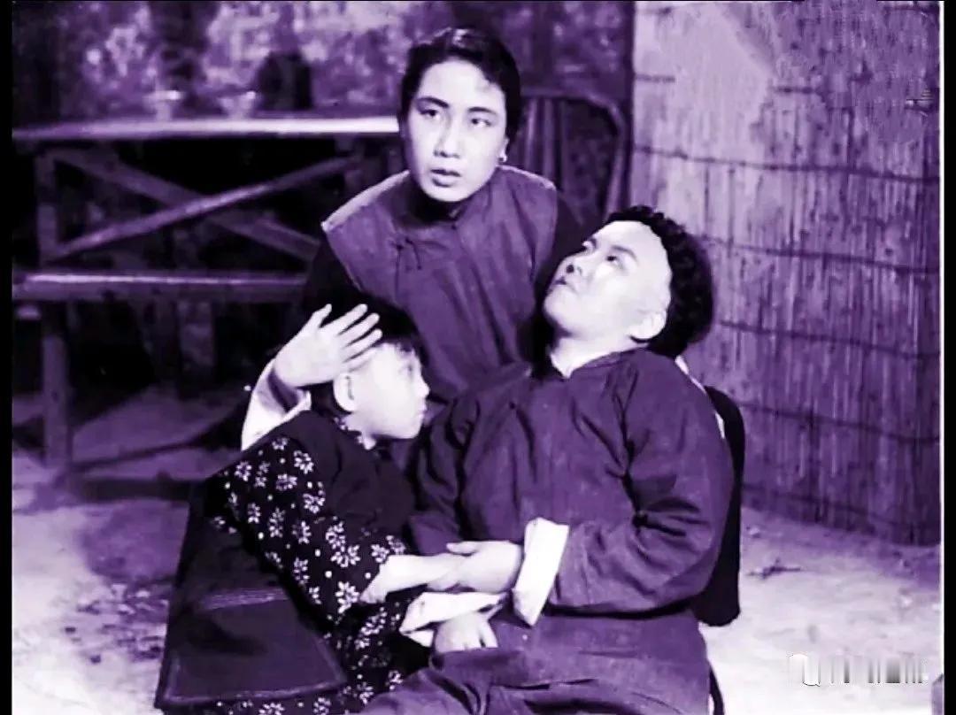 图一 吴小楼的贺老六实在太年轻了，哪里像三十多岁？看上去像是祥林嫂的大儿子
这版