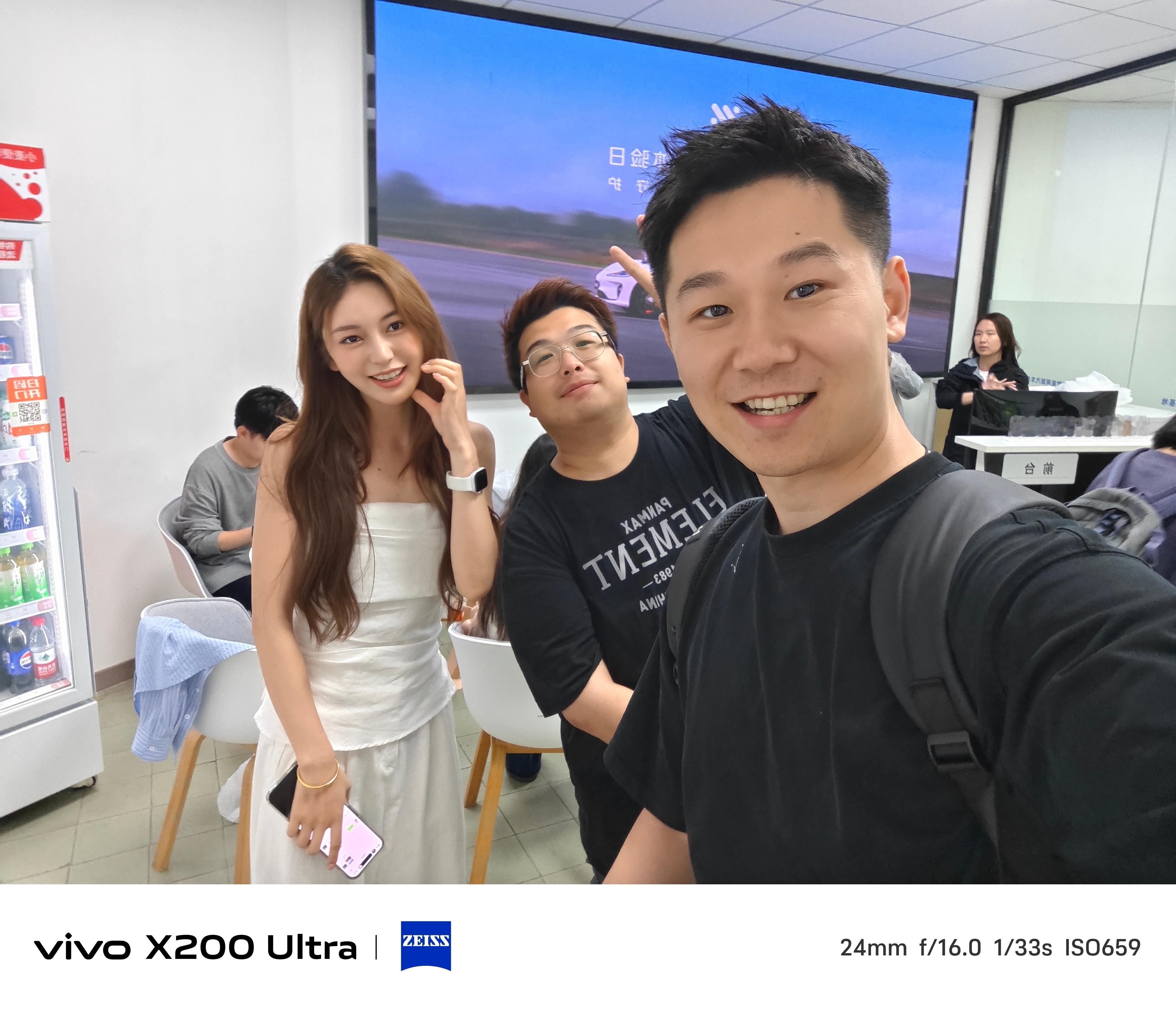 我刚刚勉强挤进了霸占的的颜值赛道威尔森就也想挤进来？再这么搞，以后要收会员费限制