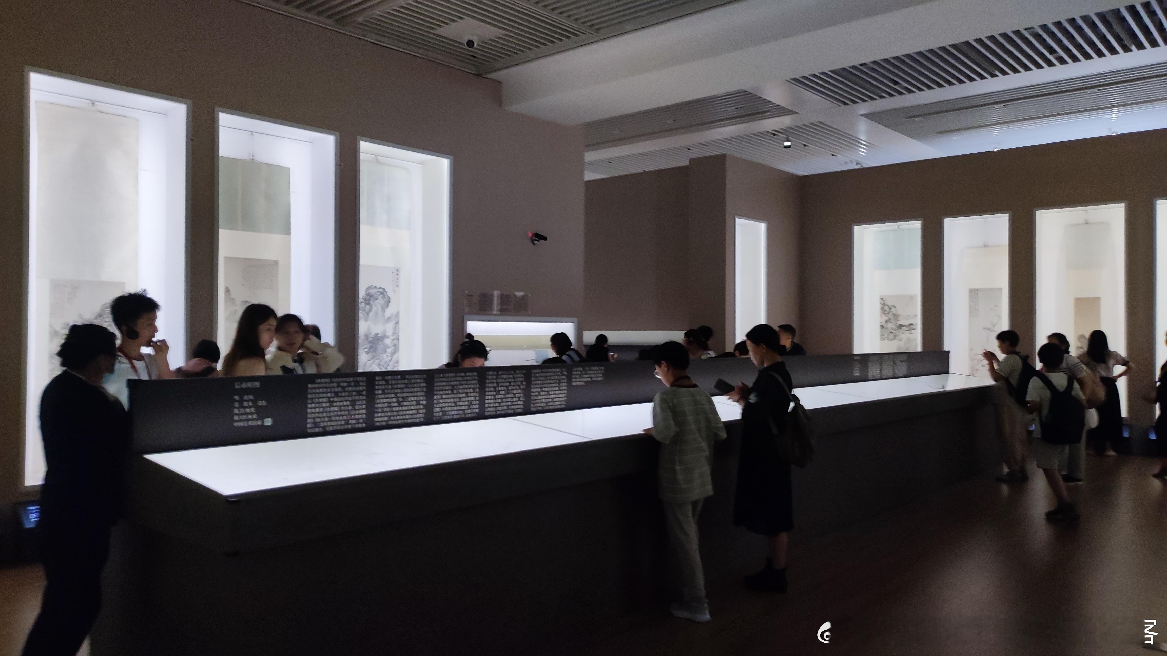 #南京博物院# 的#无尽藏# 第二期，现在人流下来了，应该是更多比例的人只是做普