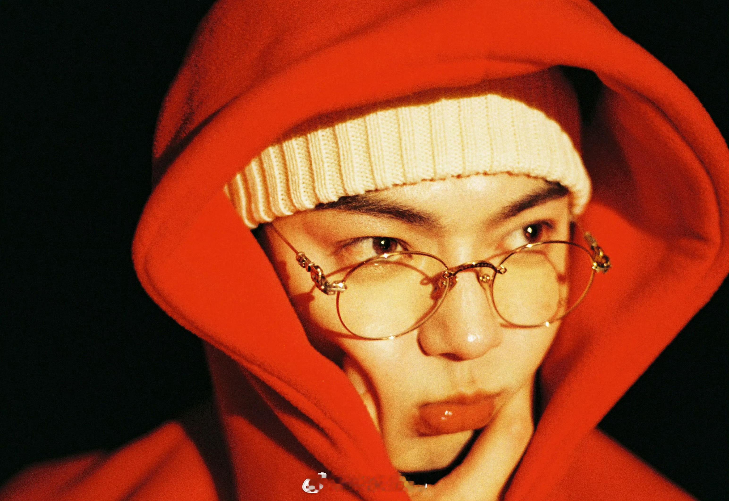 许凯太好看了吧，小V脸帅哥。 