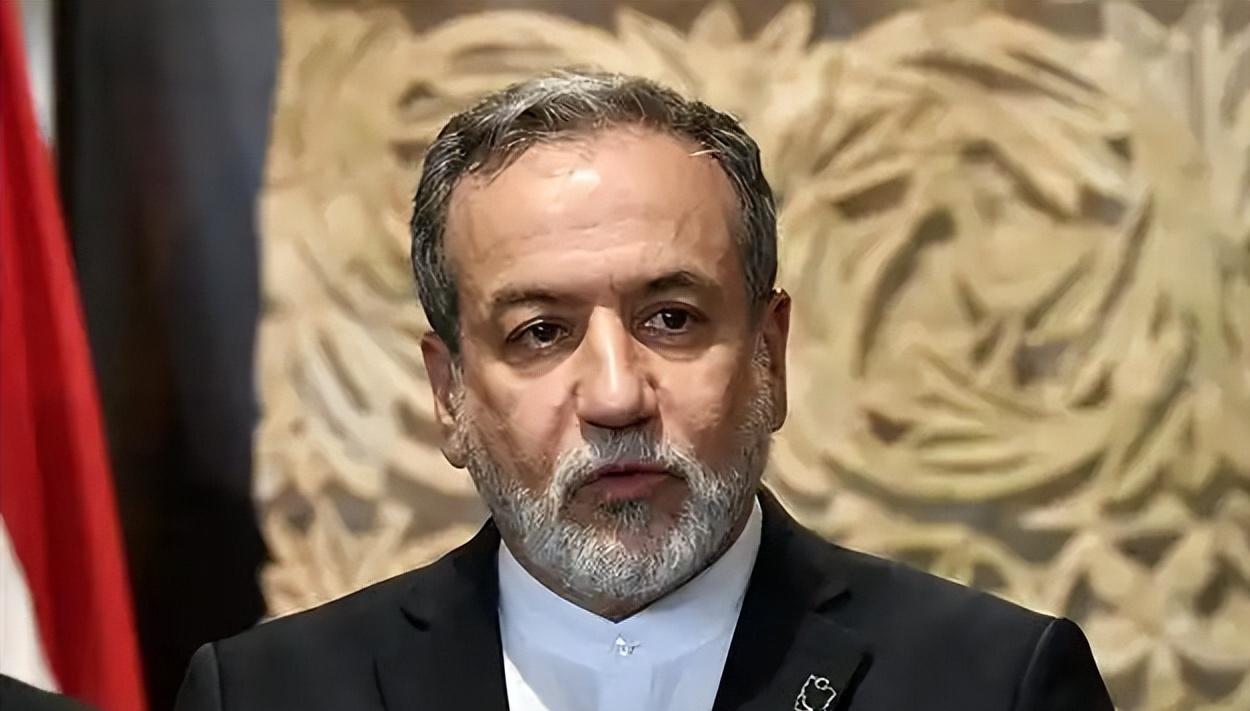 4月24日到27日，伊朗外长阿拉格齐的行程表彻底颠覆了全球外交圈的认知。

他从