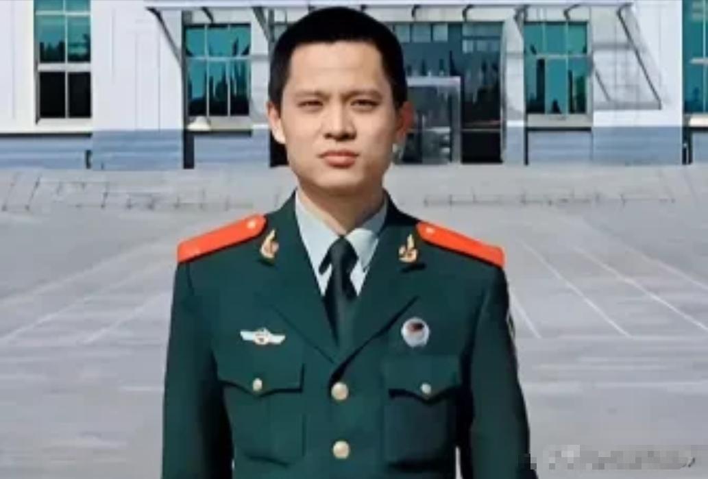 多么讽刺！2011年，22岁武警战士吴艳杰，击毙14名暴徒、救下6名人质，身中2