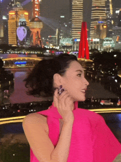 张柏芝香奈儿老了还是香奈儿 张柏芝的美真的跨越时光！精致五官搭配绝绝子气质，年少