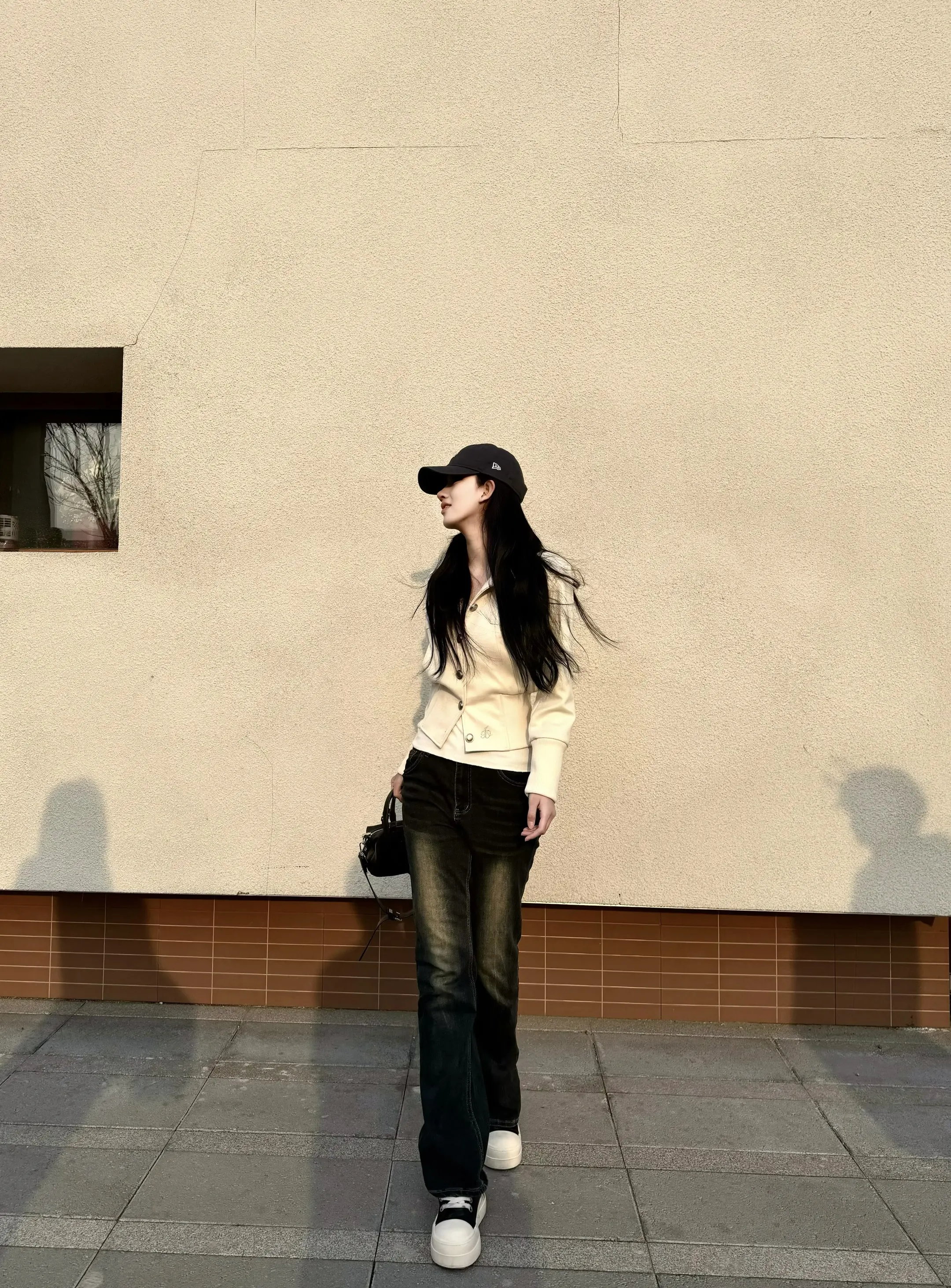 人就应该干净利落地斩断一切不属于自己的感情包括单向的喜欢和无终的等待