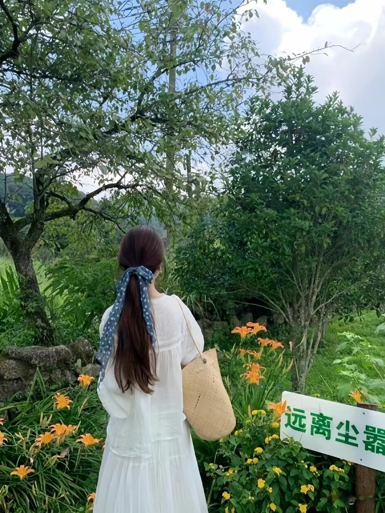 人这一辈子
别让等成为遗憾。
 
总想着等有空了，
等有钱了，
等不忙了，
再去