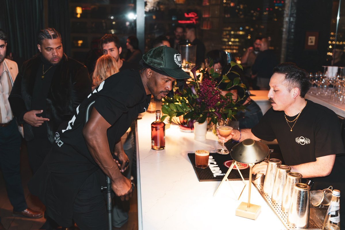 盼 归吉米巴特勒