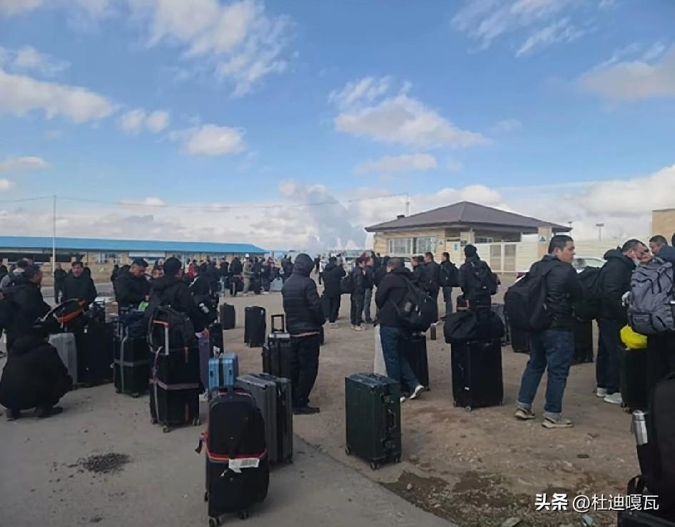 这次中东撤侨，才凸显了台胞证如此重要，办理了台胞证自然而然能跟随撤离，有部分岛内