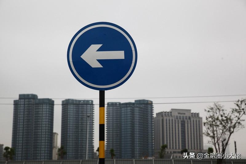 家人们，上海二手房市场最近杀疯了！3月28日，单日网签成交量直接飙到1585套，