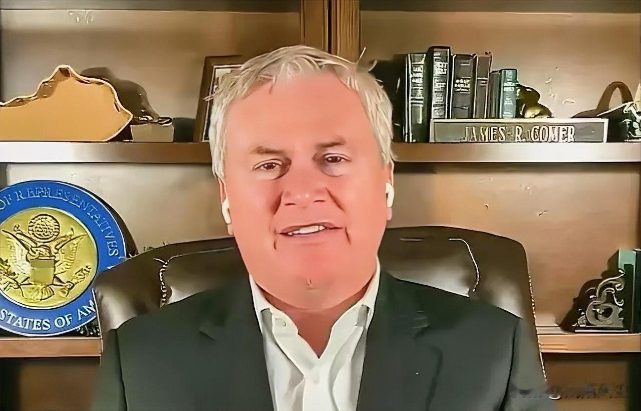 众议员詹姆斯·科默表示，他不会同意希拉里·克林顿通过公开听证会作证，而是要求其接