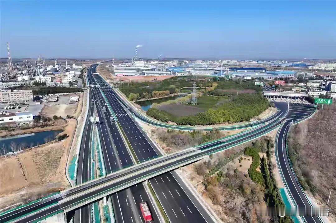 近日，由安徽交通控股集团组织的 G36宁洛高速公路大刘郢枢纽至望疃枢纽段改扩建工