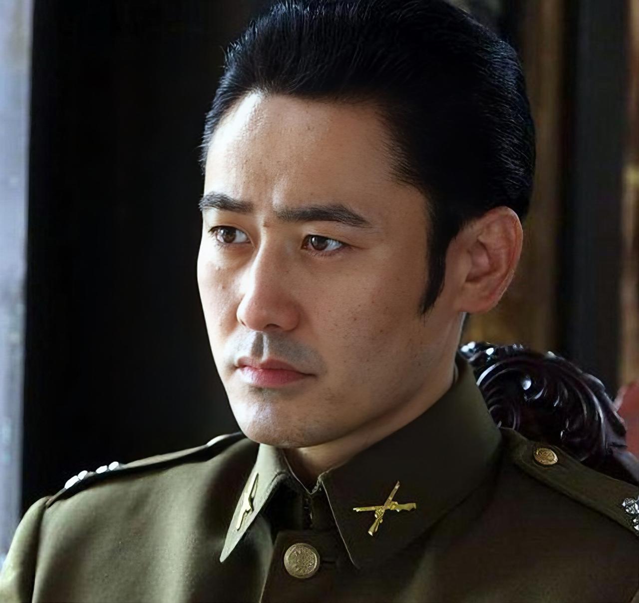 个人认为排名第一的谍战剧是《黎明之前》，最近又刷了一遍，发现一个之前没留意的大漏