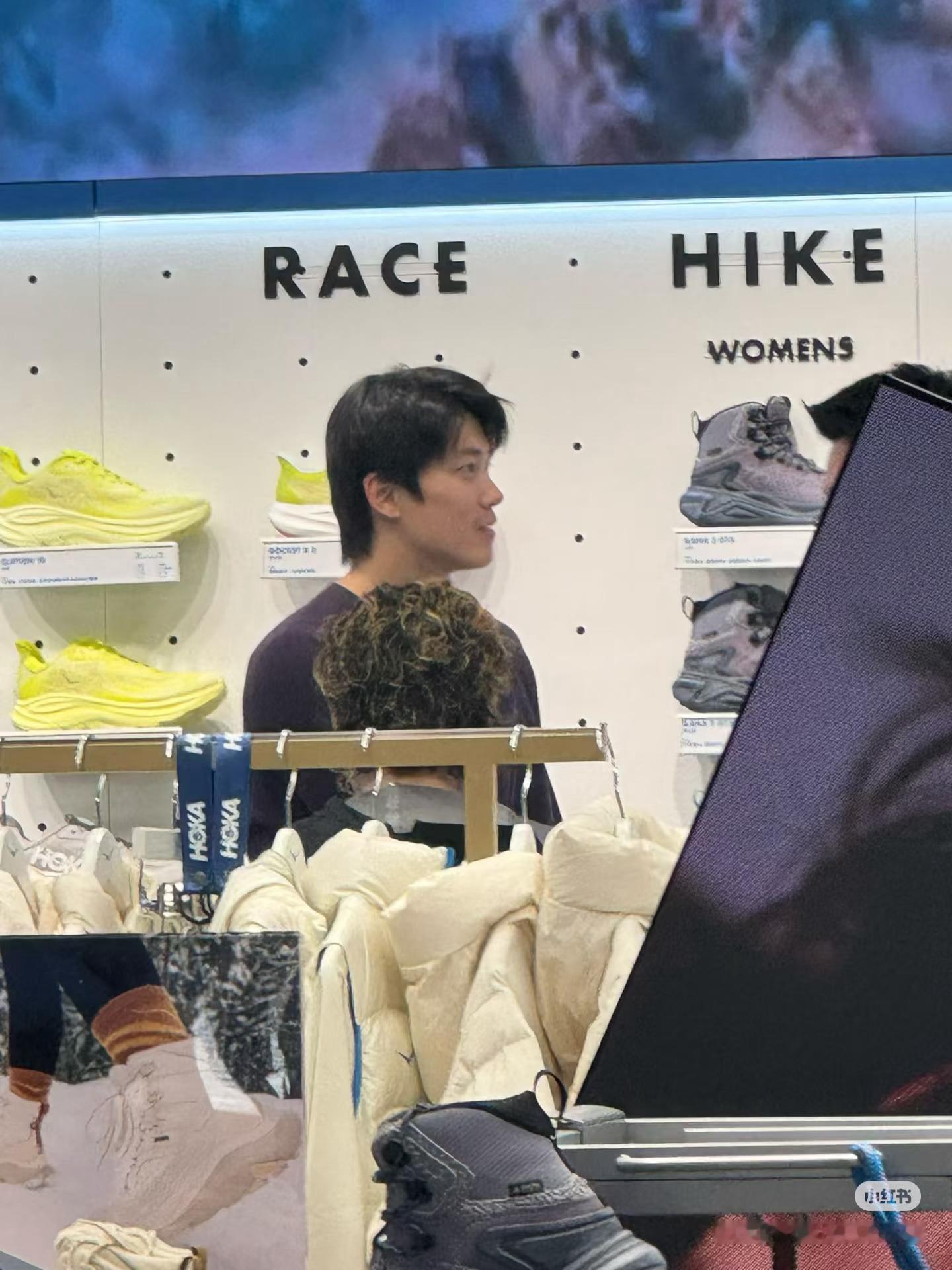 私服顺真的是跟赛场顺完全不一样的感觉汪顺甬敢小兔