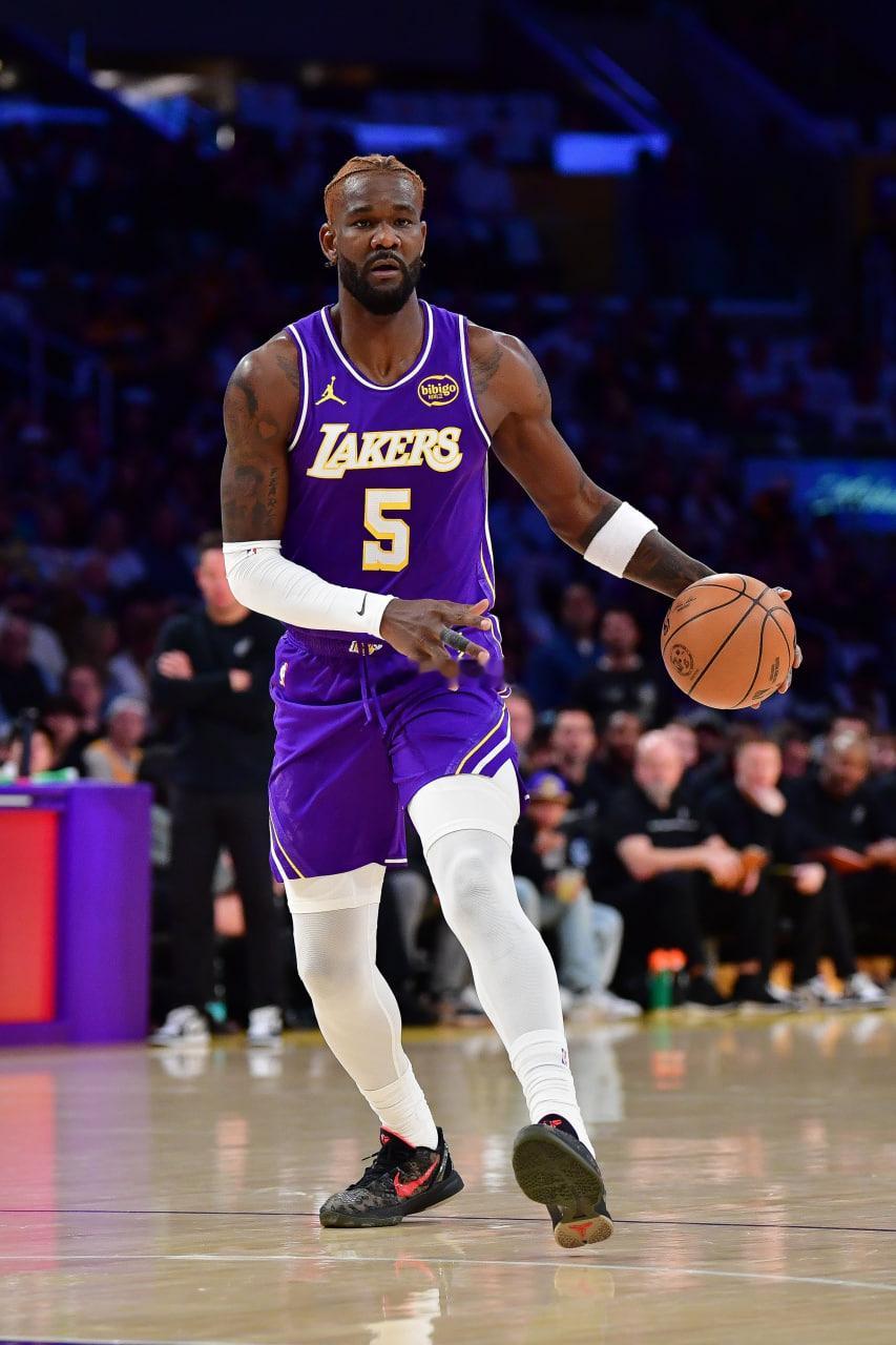 NBA常规赛，湖人以140-126击败爵士。此役，艾顿出战30分钟，投篮13中1