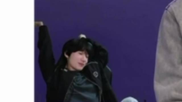 Peanut：HLE的比赛真好看 有点像臭酱汤 好吃但有时候会恶心你一下