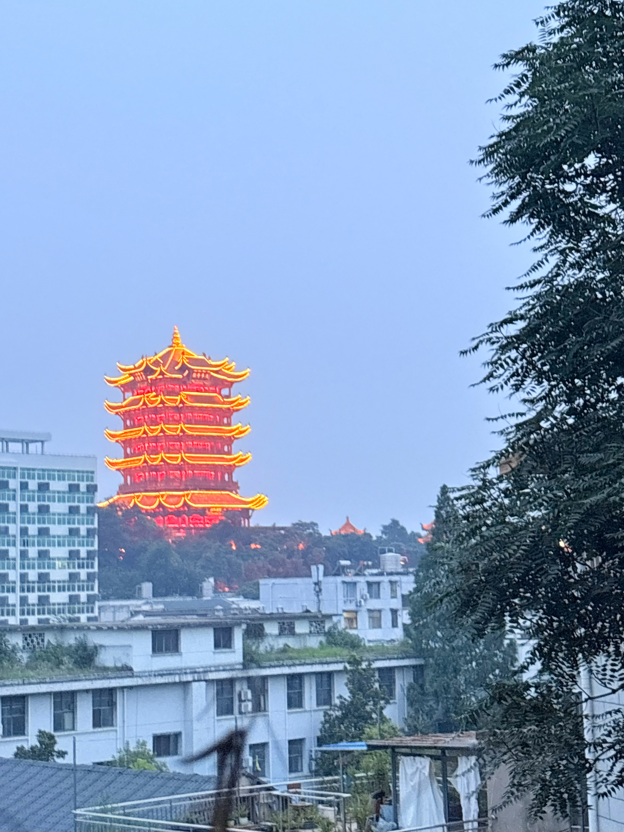 好喜欢这种夜景 走在路上心情都好安逸幸福～ 