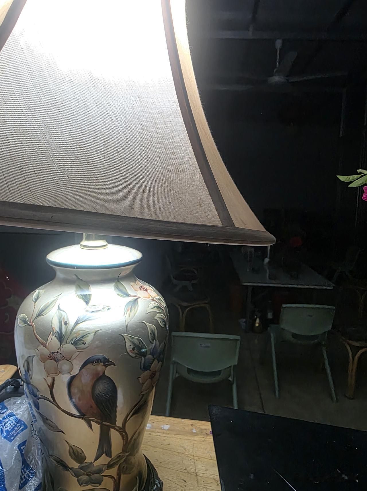 年过花甲，悟透一种活法：接纳所有，看淡一切……
 
已是深夜。此时已听不到母亲房