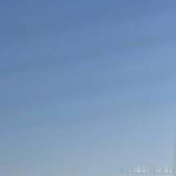 每个人都急着讲话，每个人都没把话讲完。 