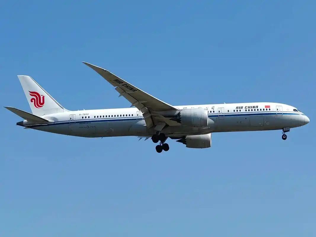 7月1日开始，中国新修订的民用航空法正式施行。这本是一次常规的法律修订，但日本那