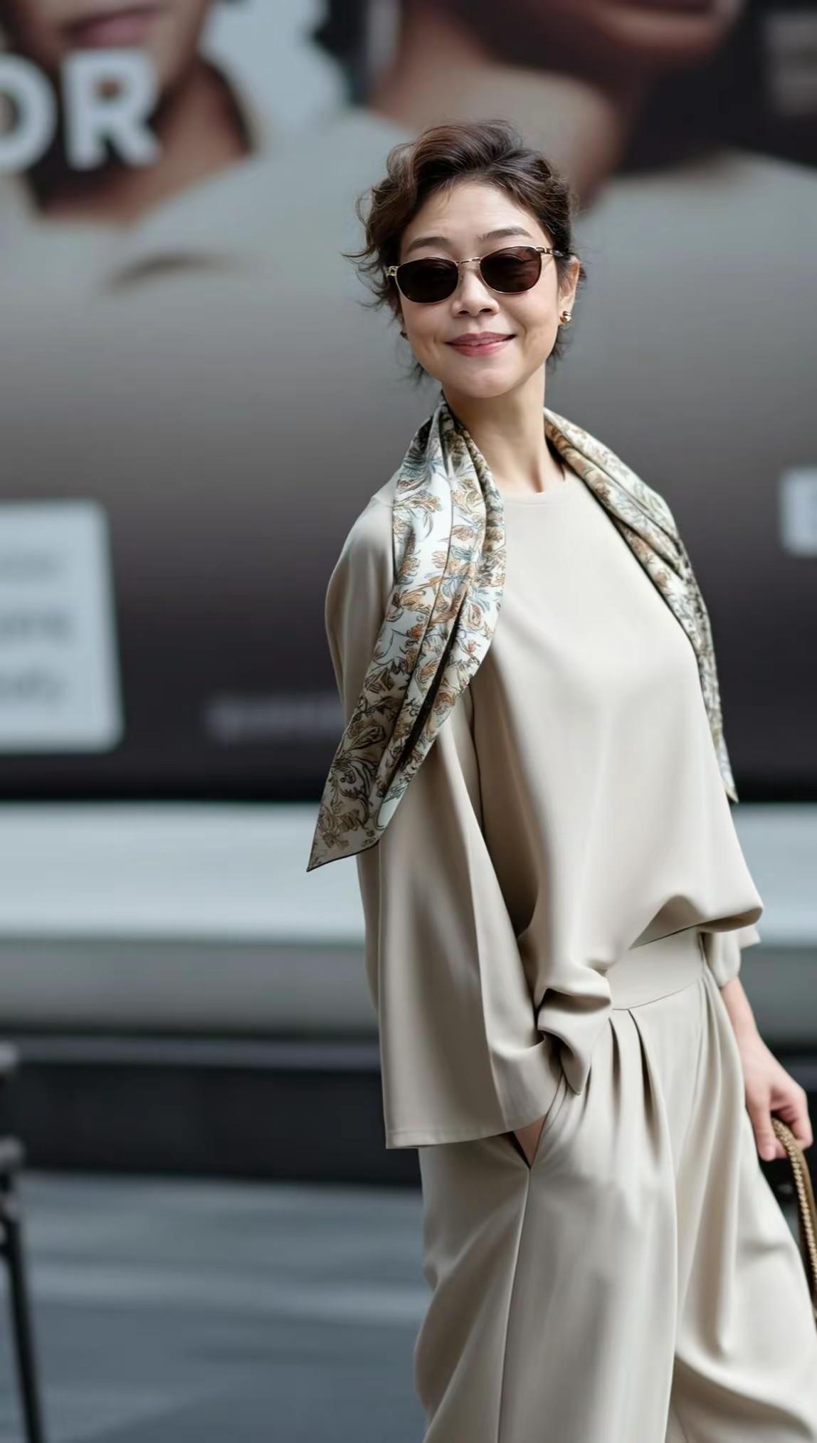 今日分享。AI优雅职场写真