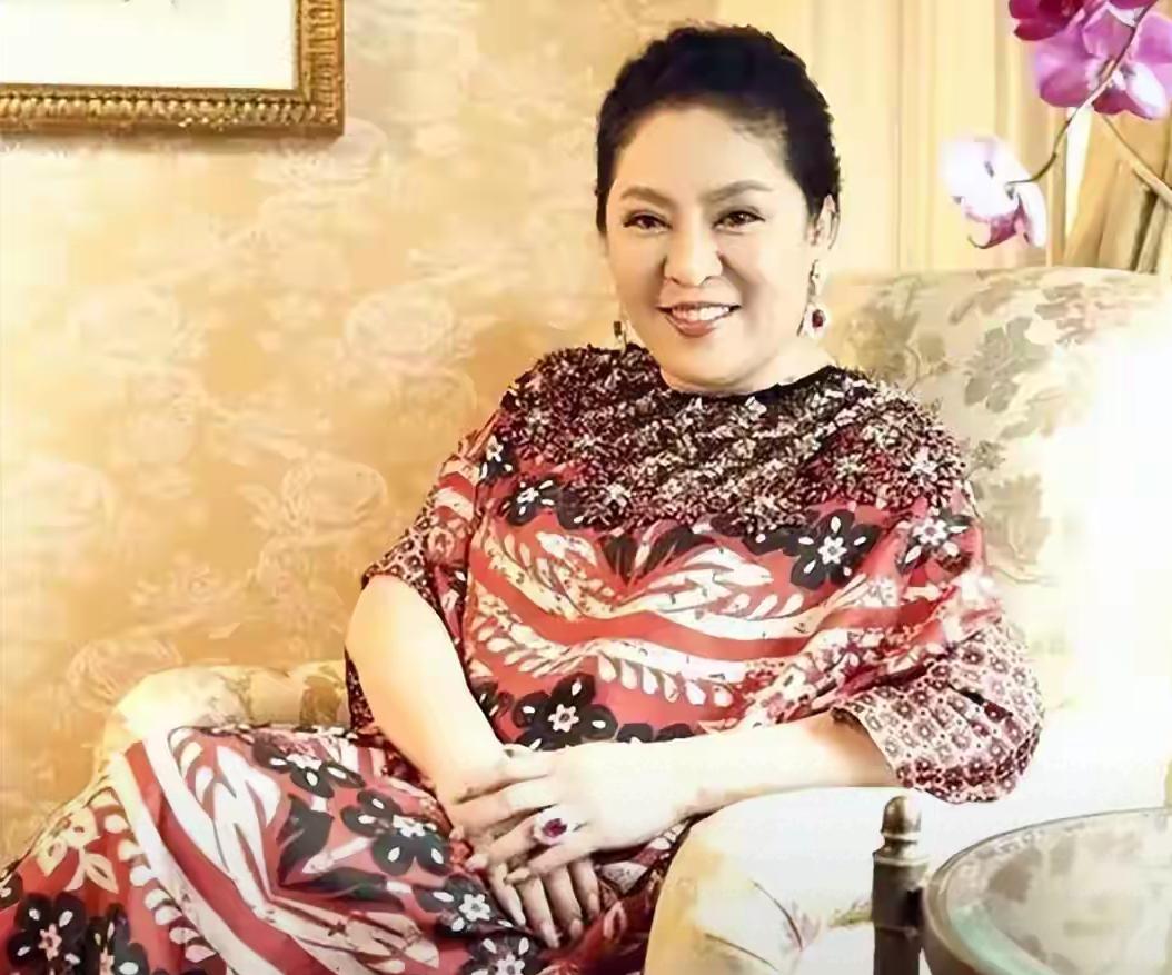 向太不再隐瞒！公开郭碧婷与向佐结婚真相，生三胎传闻终真相大白
娱乐 明星