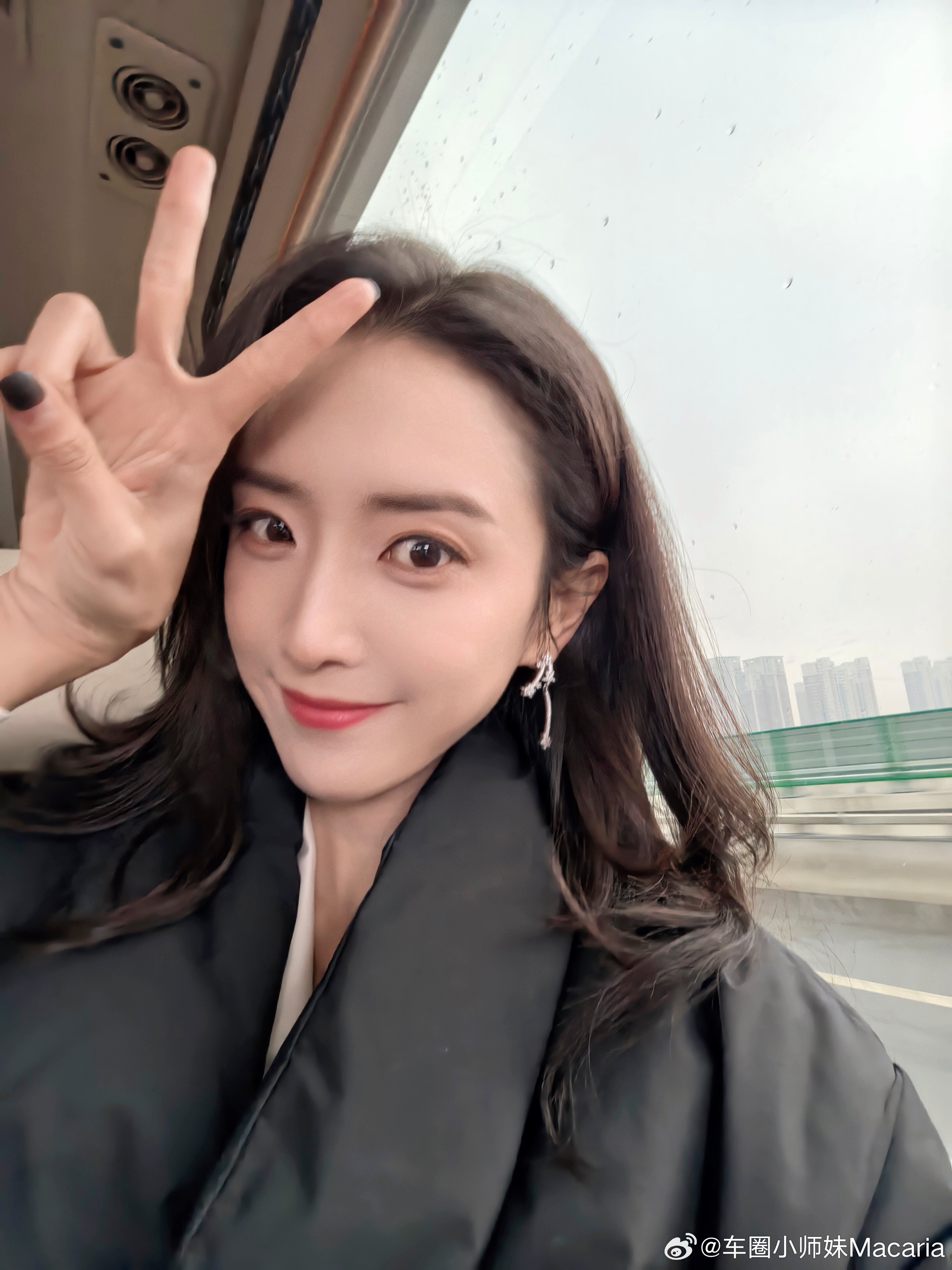 飞机上写稿小能手回归啦，效率嘎嘎高