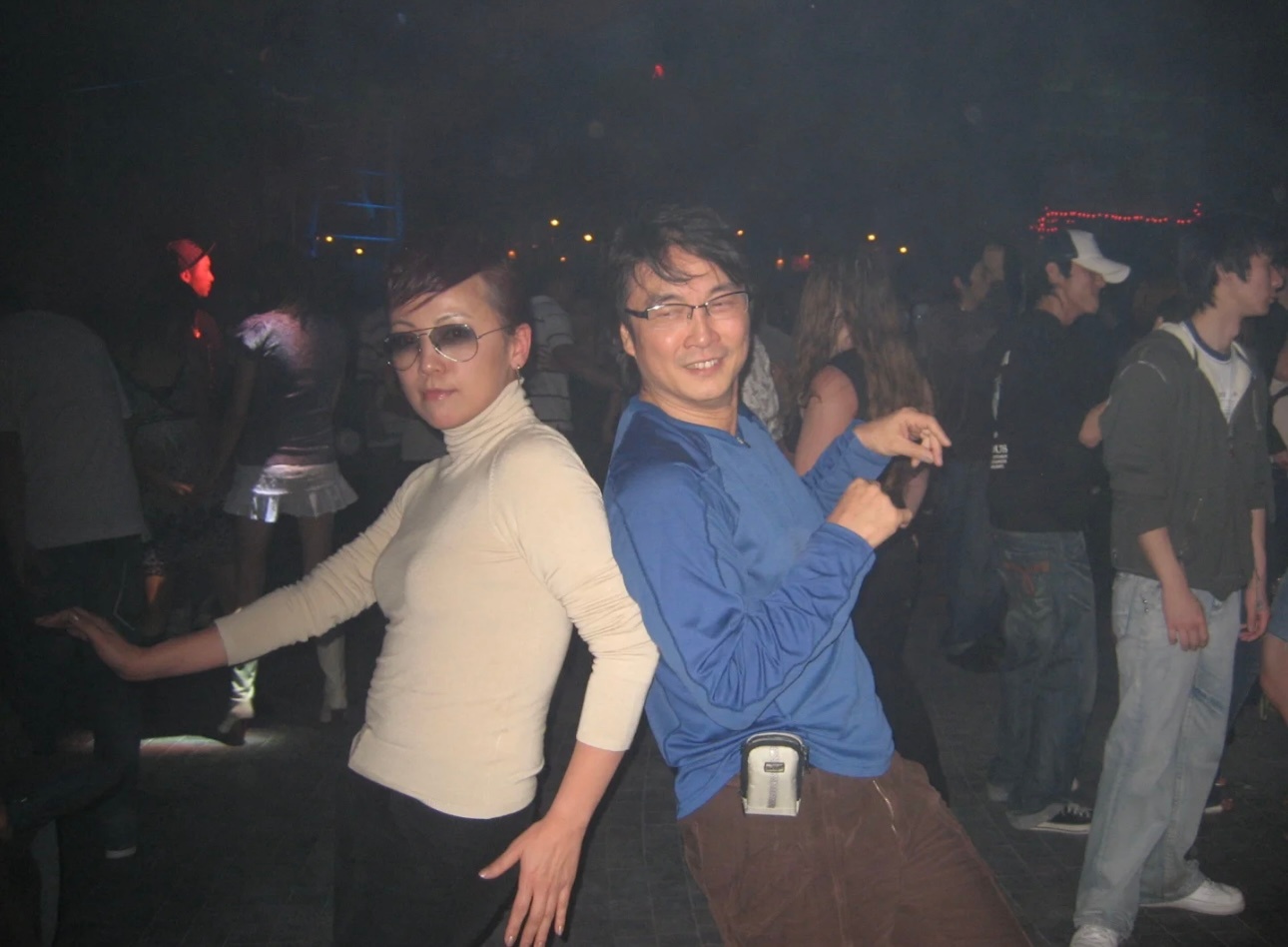 刘松仁晒与女艺人昔日合作旧照 