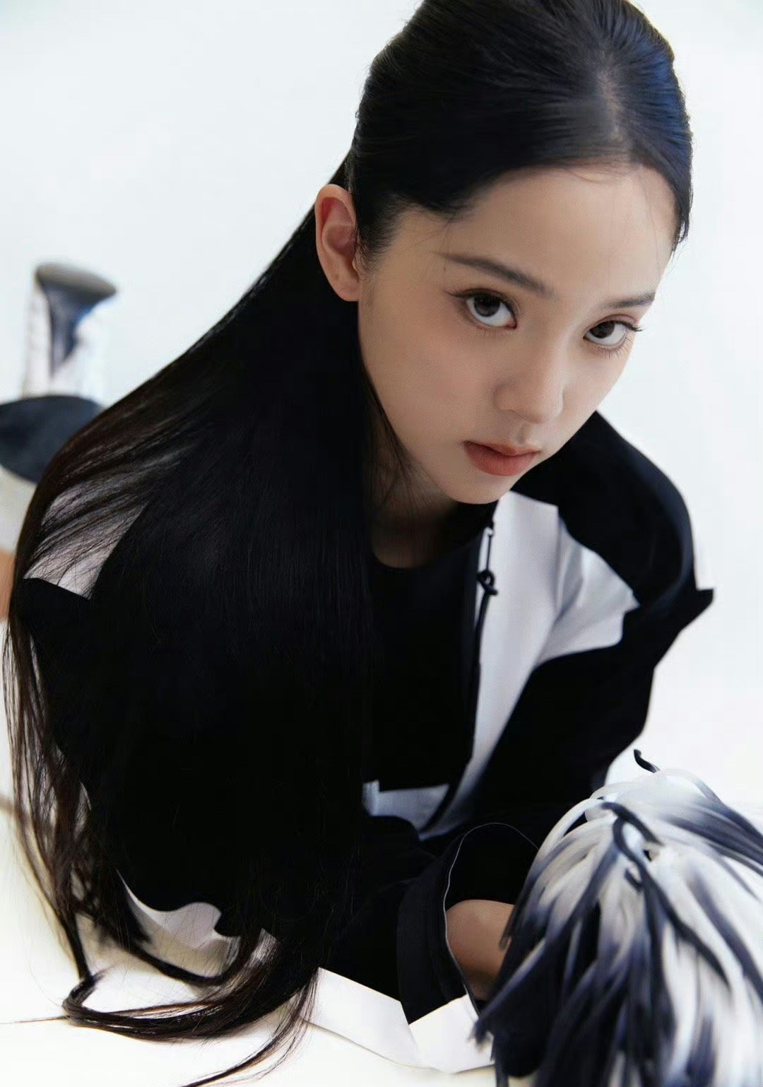 #欧阳娜娜贴头皮马尾#欧阳娜娜贴头皮马尾造型来喽，这造型真的是让人眼前一亮啊，满