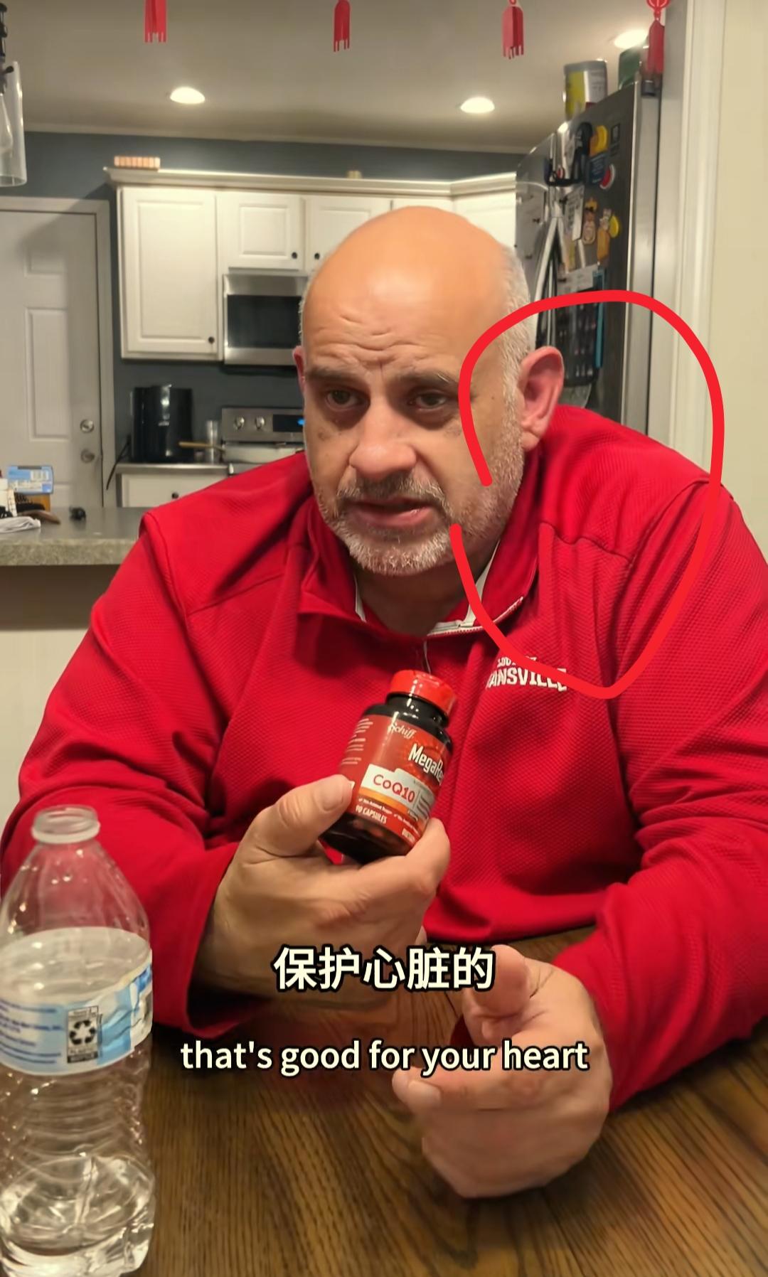 看到网友夸A妈贤惠，我忍了
看到网友心疼A妈白忙活，我也忍了
可是看到网友扒出杰