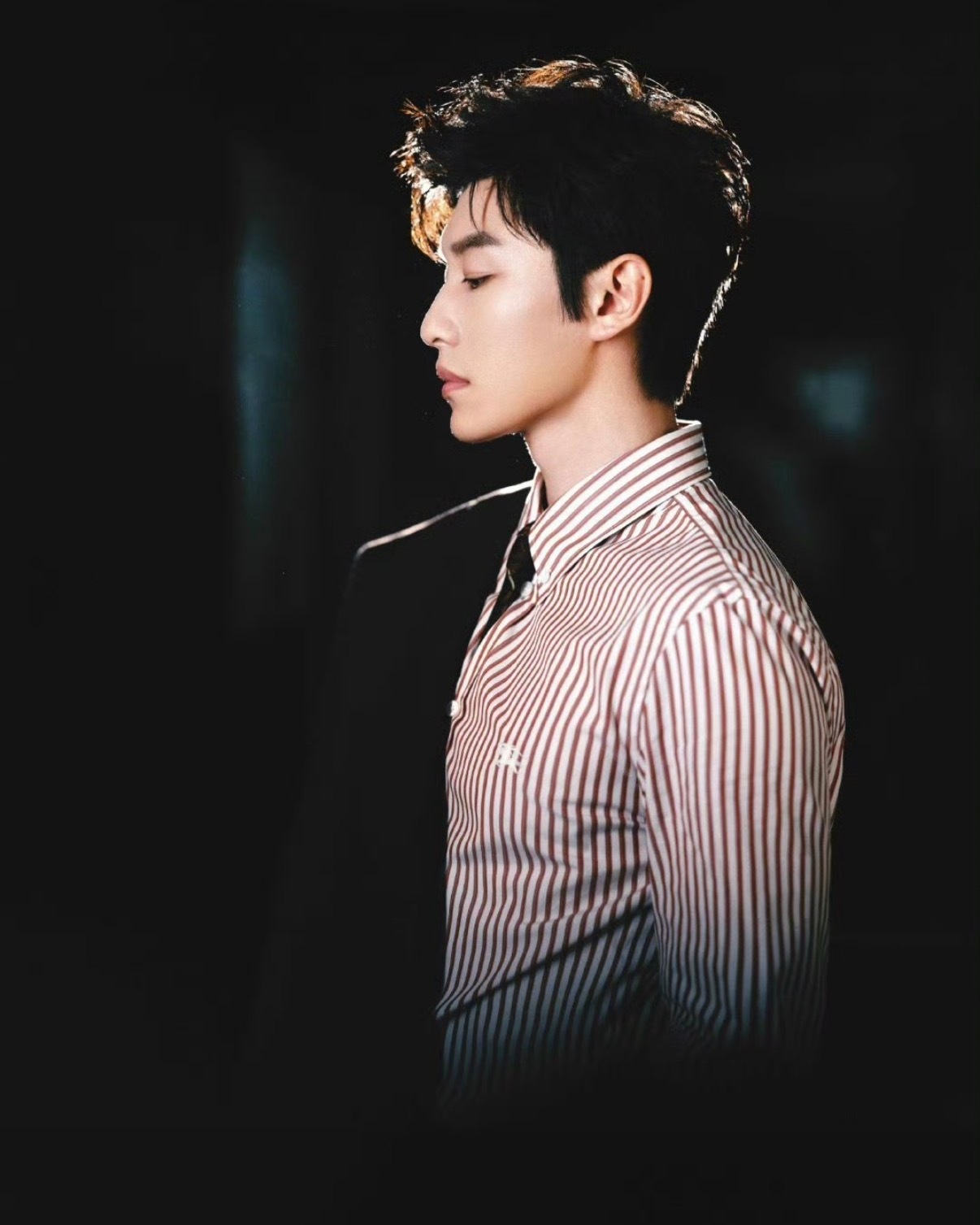 代旭自己cos自己别人cos他人，代旭直接cos自己哈哈哈哈哈。不是模仿，是本人